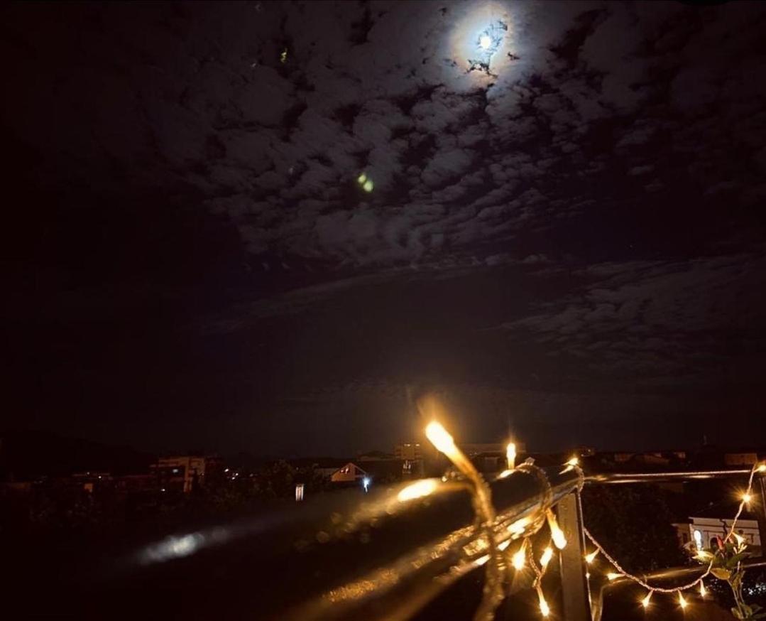 The Rooftop Hostel Shkodër エクステリア 写真