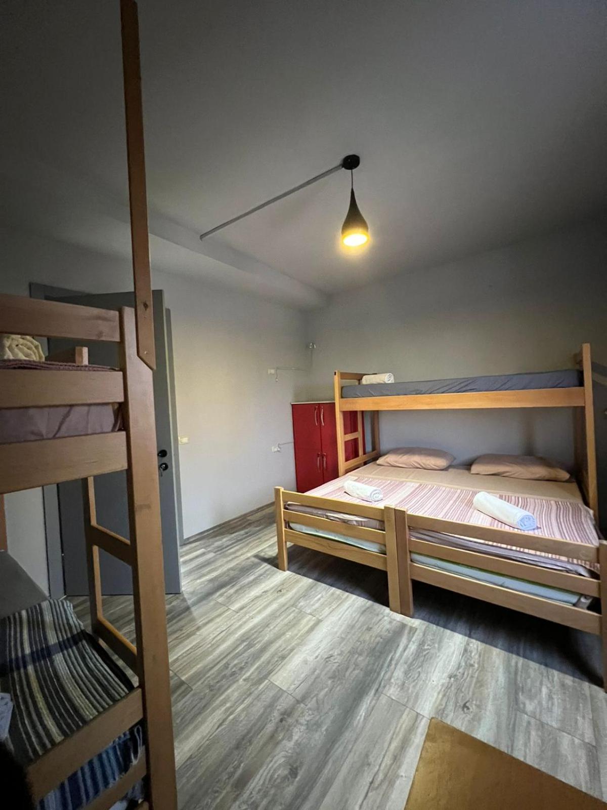 The Rooftop Hostel Shkodër 部屋 写真