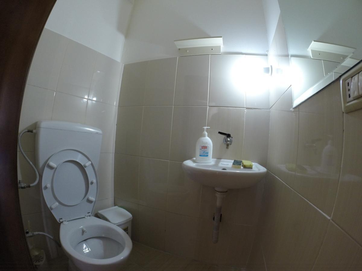 The Rooftop Hostel Shkodër エクステリア 写真