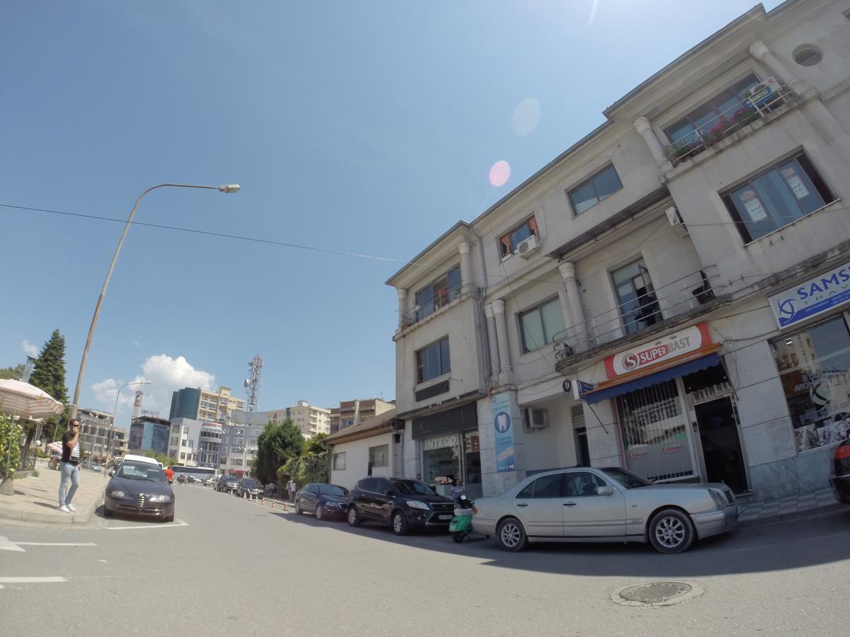 The Rooftop Hostel Shkodër エクステリア 写真